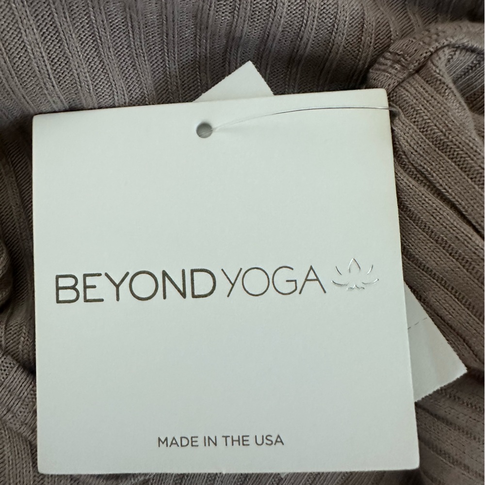 Beyond Yoga Jetsetter Jumpsuit - Birch- Size XL - Picture 10 of 10